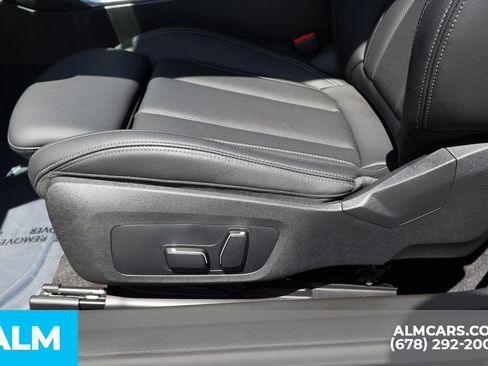 Used 2026 BMW 230i Coupe w/ Premium Package RWD image 12