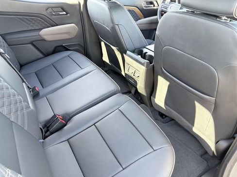 Used 2024 GMC Canyon Denali image 23