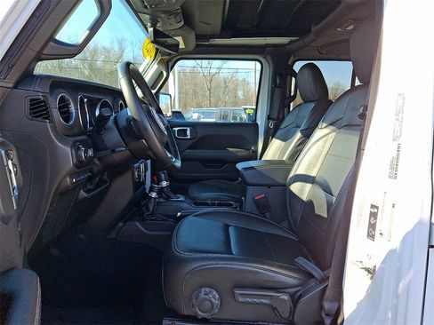 Used 2023 Jeep Wrangler Unlimited Sahara w/ Cold Weather Group image 13