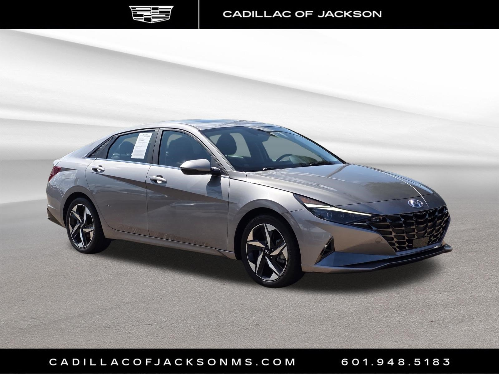 Used 2023 Hyundai Elantra Limited w/ Cargo Package FWD image 3