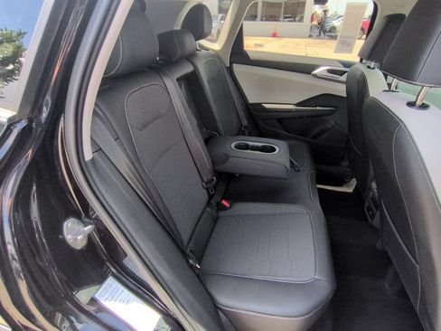 Used 2025 Volkswagen Taos SE FWD image 29