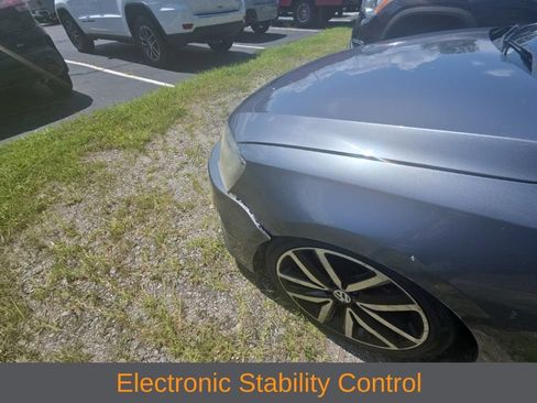 Used 2012 Volkswagen Jetta GLI FWD image 3