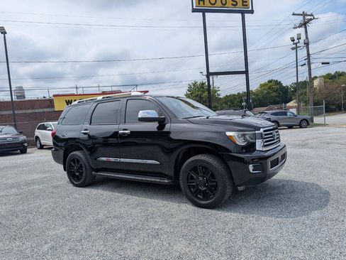 Used 2018 Toyota Sequoia Platinum RWD image 3