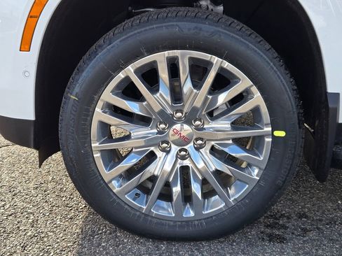 New 2026 GMC Yukon Elevation w/ LPO, Get Active Package image 7