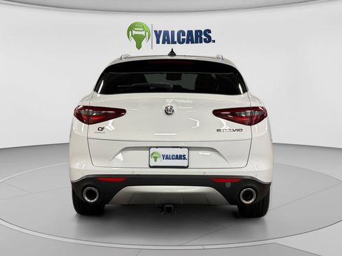 Used 2018 Alfa Romeo Stelvio Ti AWD/4WD image 4