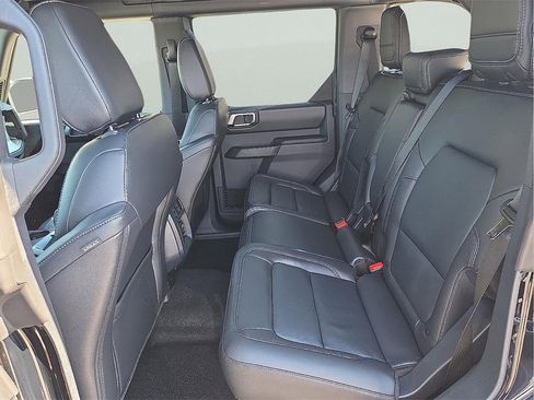 New 2025 Ford Bronco Outer Banks image 9