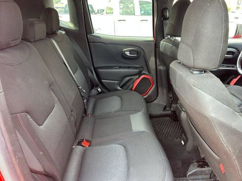 Used 2016 Jeep Renegade Trailhawk AWD/4WD image 29