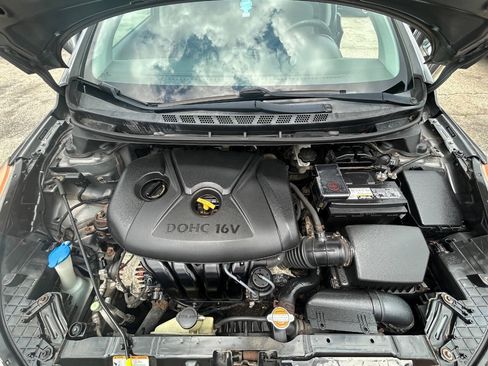 Used 2012 Hyundai Elantra GLS FWD image 15
