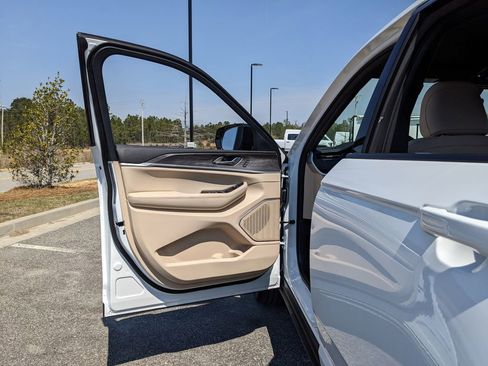New 2026 Jeep Grand Cherokee Limited RWD image 55