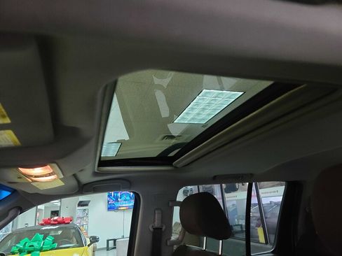 Used 2006 Nissan Pathfinder SE w/ (P01) Se Premium Pkg image 32