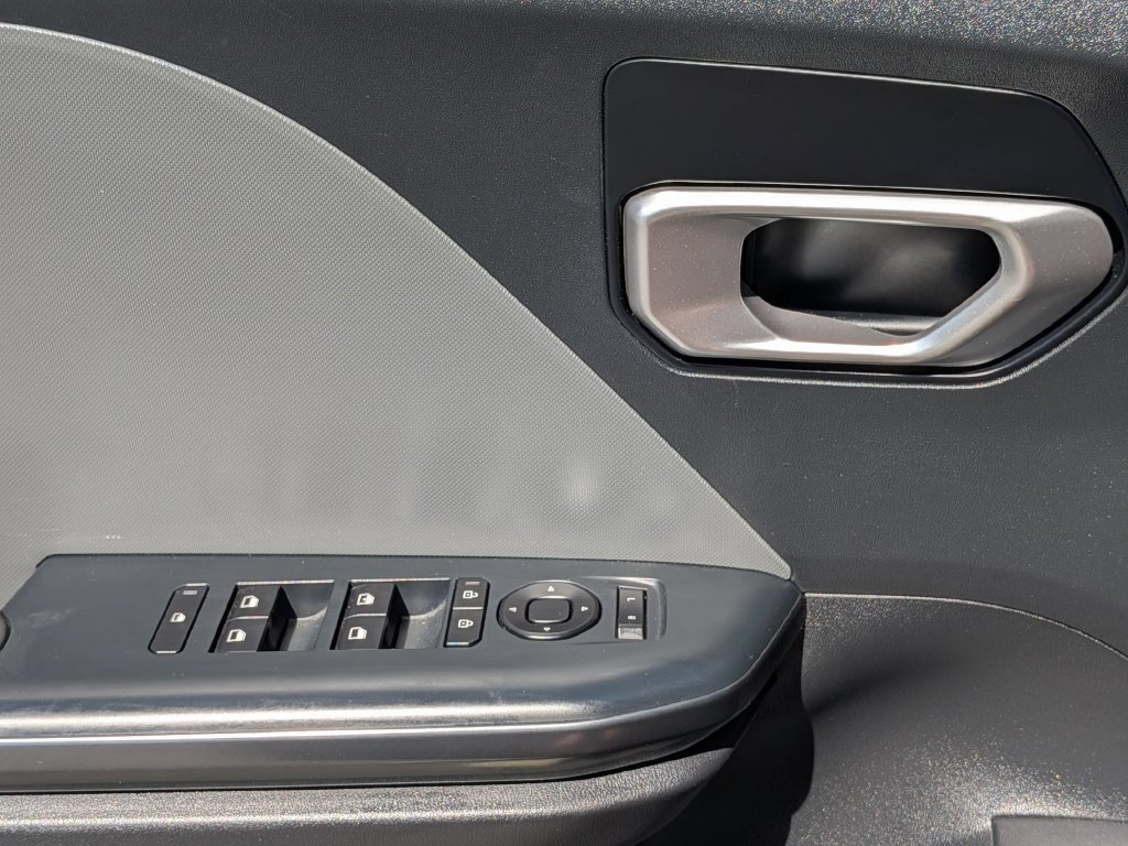 Used 2025 Kia K4 FWD image 13