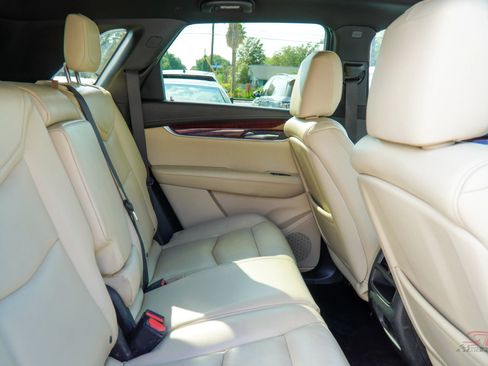 Used 2017 Cadillac XT5 Luxury w/ Driver Awareness Package image 24