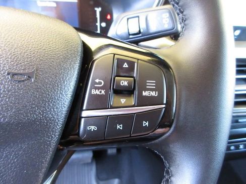 Certified 2025 Ford Escape SE FWD image 16