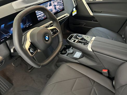 New 2026 BMW iX xDrive60 image 4