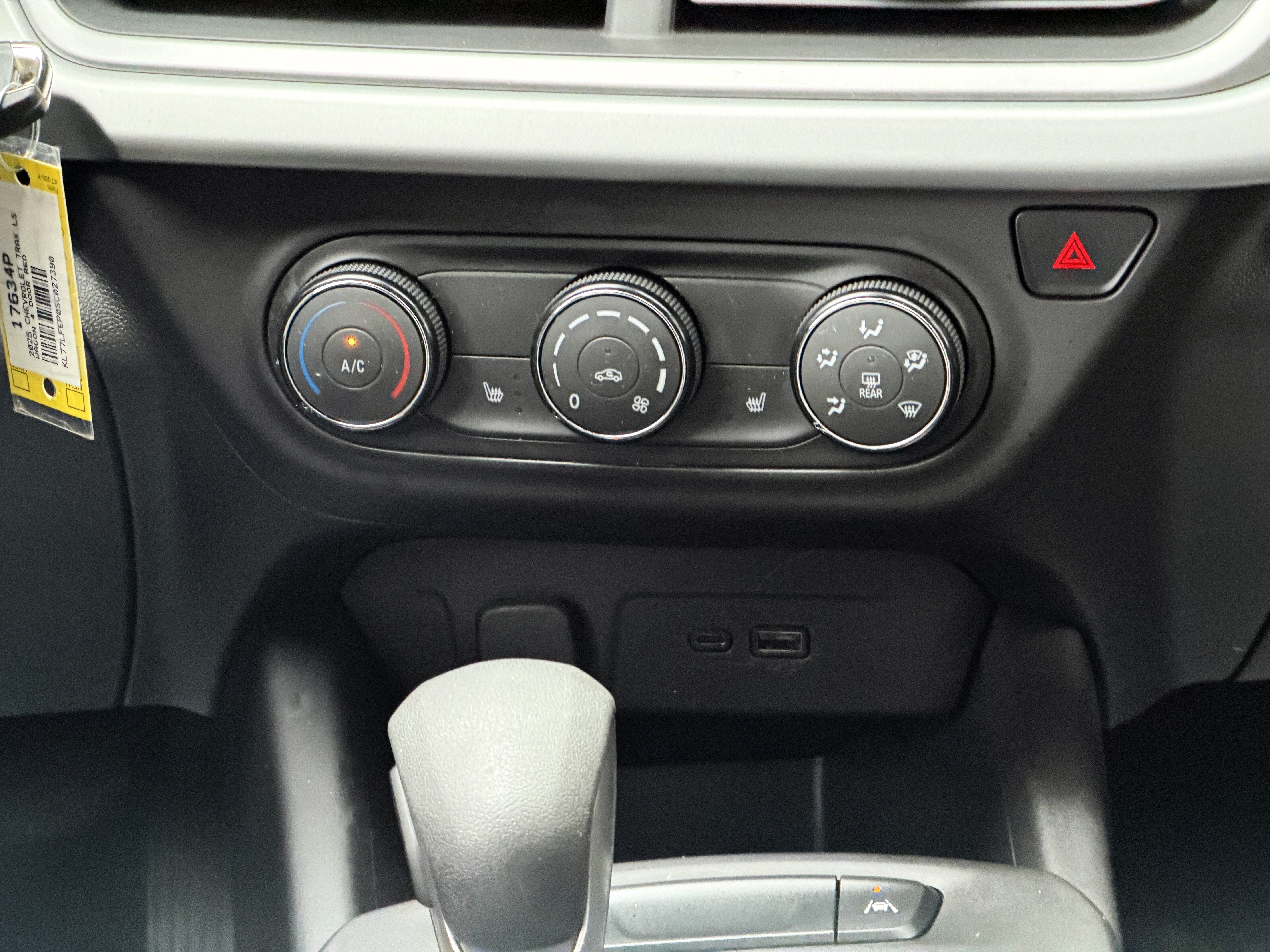 Used 2025 Chevrolet Trax LS w/ LS Convenience Package FWD image 20