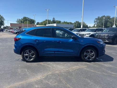 Used 2023 Ford Escape ST-Line w/ Tech Pack #1 AWD/4WD image 6