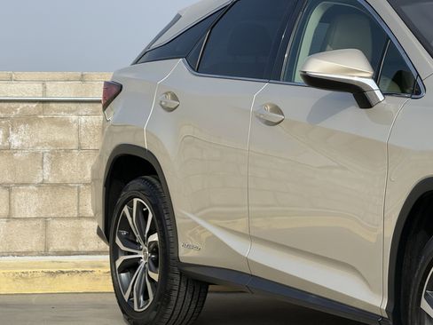 Used 2016 Lexus RX 450h FWD image 5