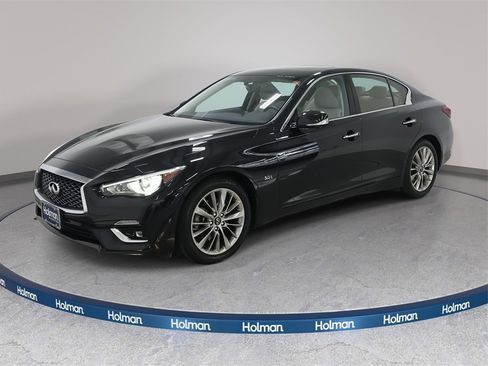 Used 2020 INFINITI Q50 Luxe w/ Essential Package (3.0T Luxe) image 3