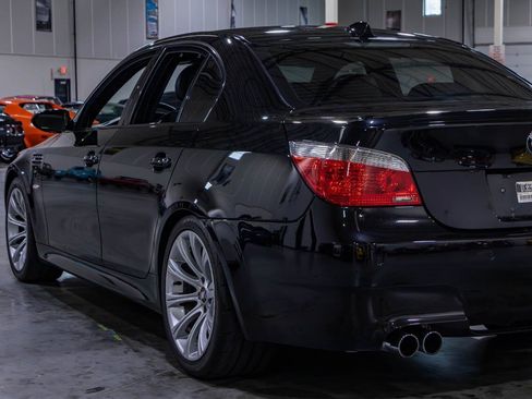 Used 2006 BMW M5 RWD image 26