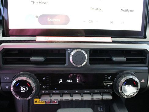 New 2026 Toyota 4Runner Limited AWD/4WD image 36