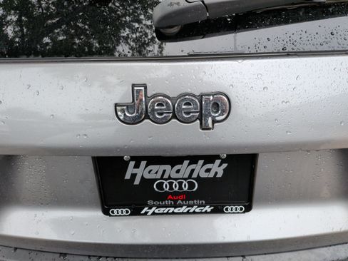 Used 2021 Jeep Cherokee Latitude Plus w/ Sun & Sound Group FWD image 33