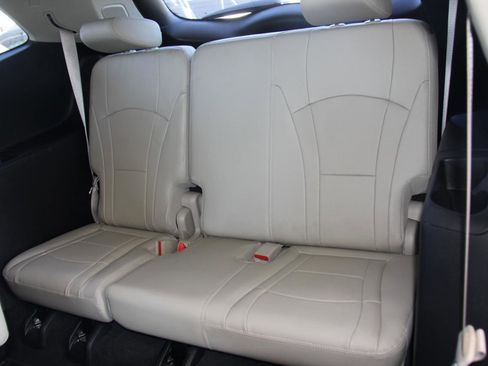 Used 2018 Buick Enclave Premium FWD image 26