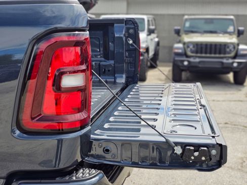 New 2026 RAM 1500 Express AWD/4WD image 7
