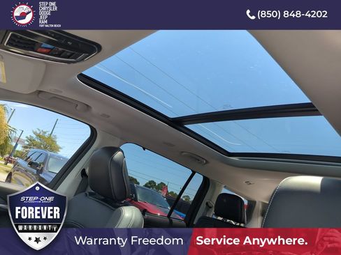 Used 2023 Jeep Grand Cherokee L Limited w/ Luxury Tech Group II RWD image 28