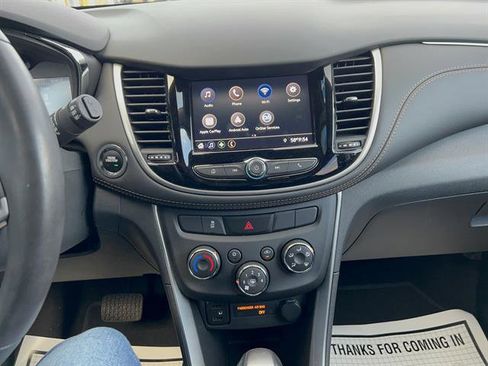 Used 2022 Chevrolet Trax LT w/ LT Convenience Package image 22