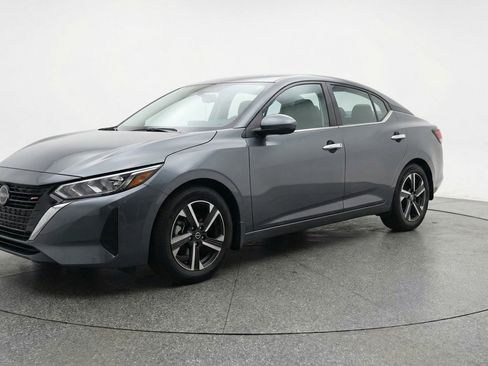 Used 2025 Nissan Sentra SV image 3