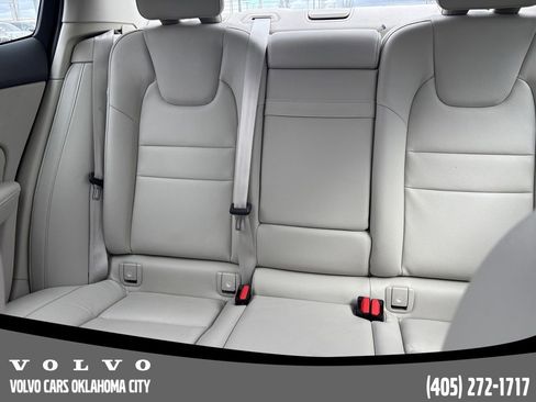 Certified 2025 Volvo S60 B5 Core image 11