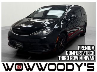 Certified 2017 Chrysler Pacifica Touring image 1