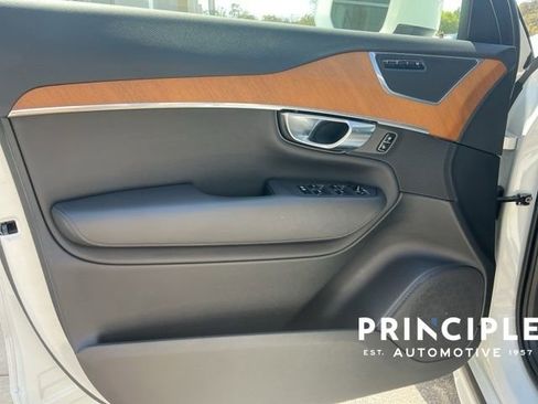 Certified 2025 Volvo XC90 B5 Plus w/ Protection Package Premier image 24