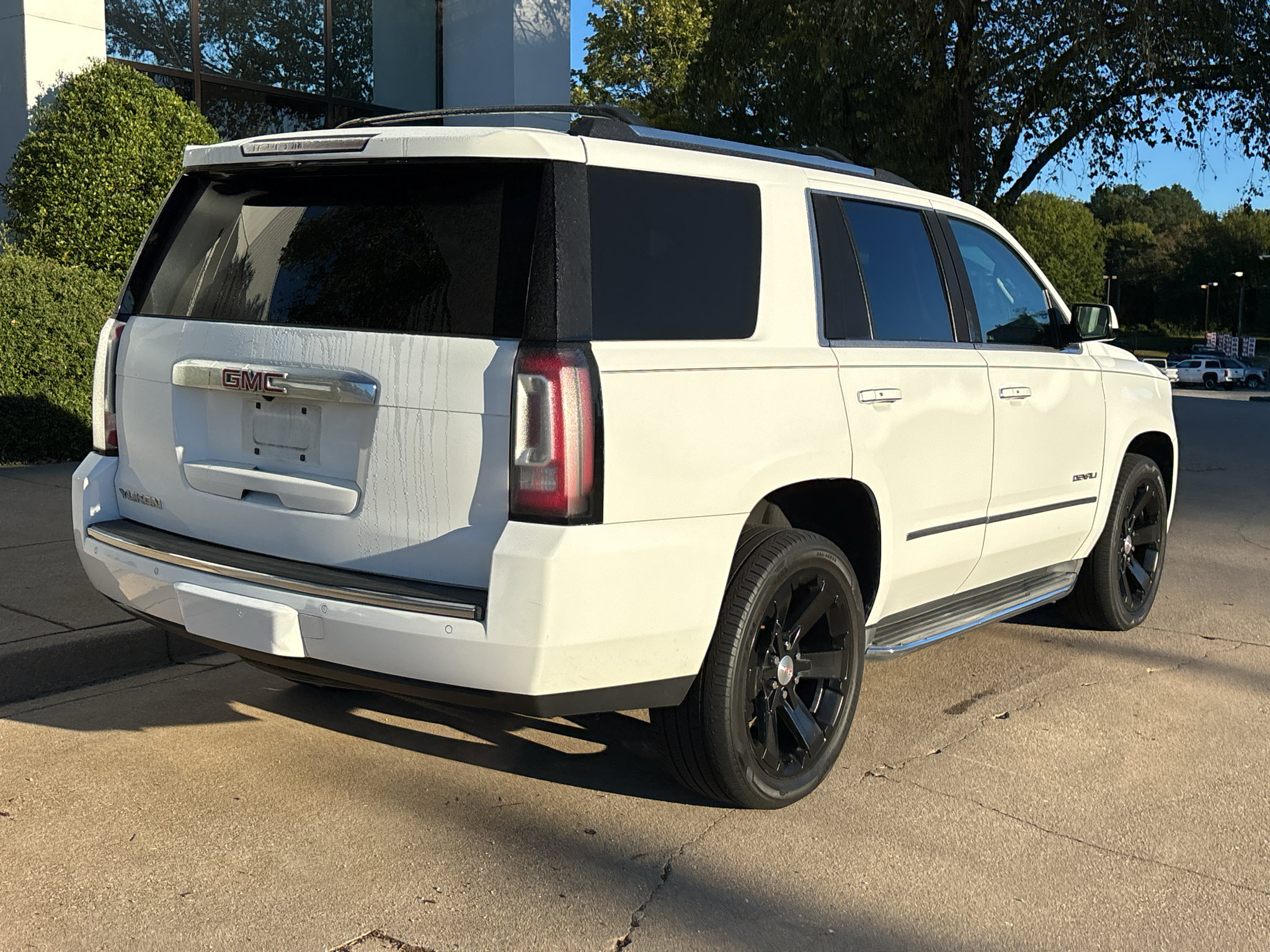 Used 2016 GMC Yukon Denali w/ Open Road Package AWD/4WD image 8