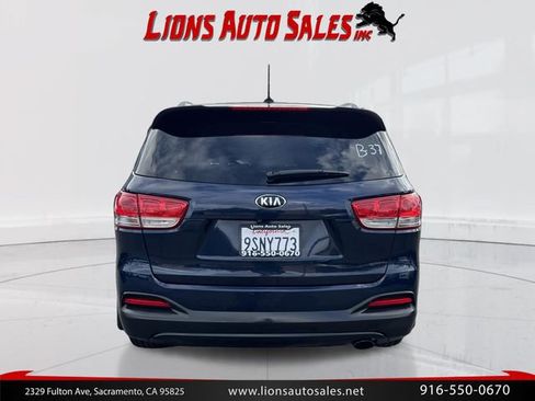 Used 2017 Kia Sorento FWD image 6