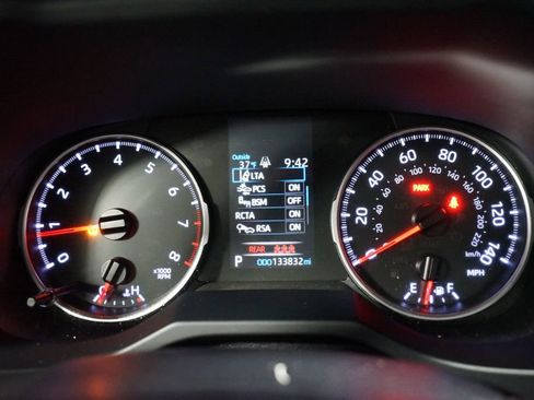 Used 2020 Toyota RAV4 XLE image 15