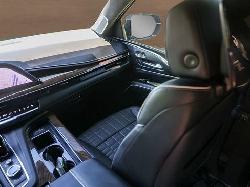 Certified 2023 Cadillac Escalade Premium Luxury Platinum AWD/4WD image 29