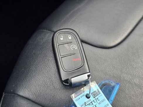 Used 2017 Jeep Cherokee Limited AWD/4WD image 35