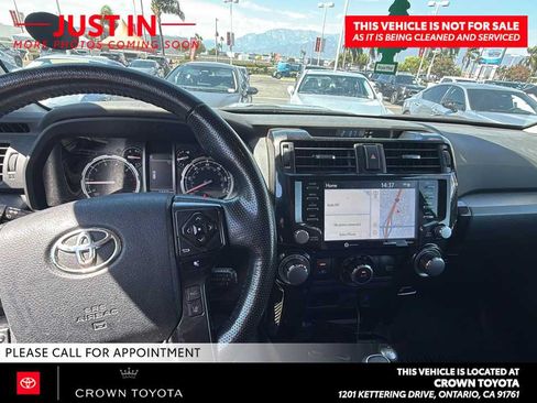 Used 2024 Toyota 4Runner TRD Off-Road Premium w/ Moonroof Package AWD/4WD image 4