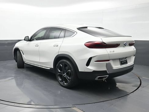 Used 2021 BMW X6 xDrive40i w/ Executive Package AWD/4WD image 3