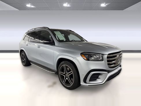 Used 2025 Mercedes-Benz GLS 450 4MATIC image 7
