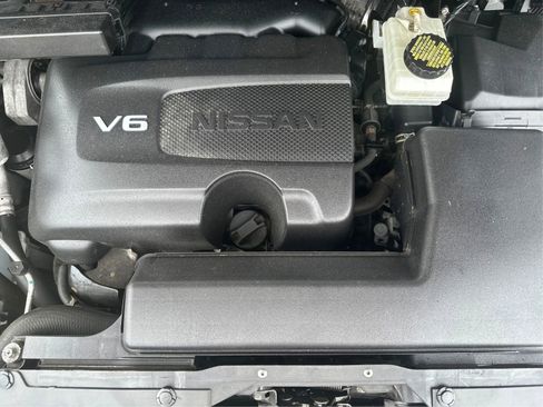 Used 2019 Nissan Pathfinder SV image 14
