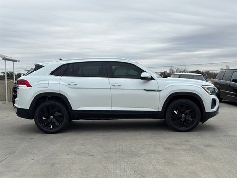 New 2026 Volkswagen Atlas Cross Sport SE image 5