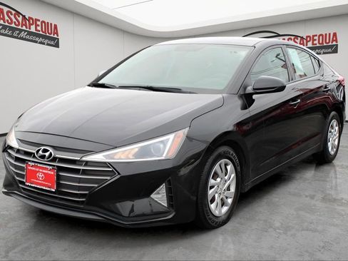 Used 2019 Hyundai Elantra SE image 1