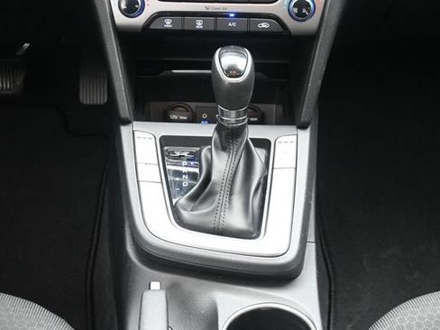 Used 2018 Hyundai Elantra Value Edition FWD image 22