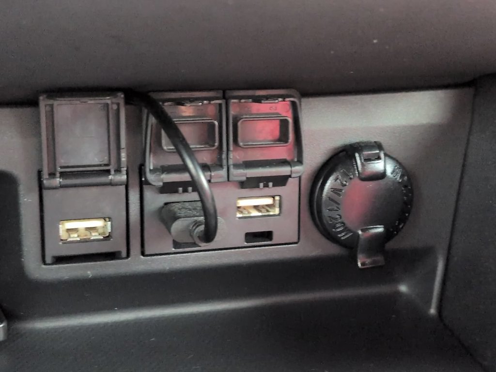 Used 2021 Toyota Highlander XSE FWD image 23