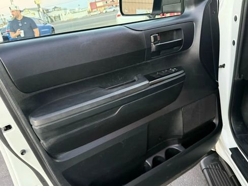 Used 2014 Toyota Tundra SR image 10