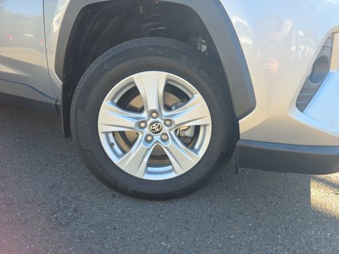 Used 2021 Toyota RAV4 XLE w/ Convenience Package image 10