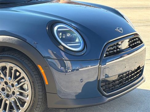 Used 2025 MINI Cooper 2-Door Hardtop image 2