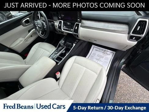 Used 2022 Kia Sorento S w/ Panoramic Sunroof Package AWD/4WD image 18